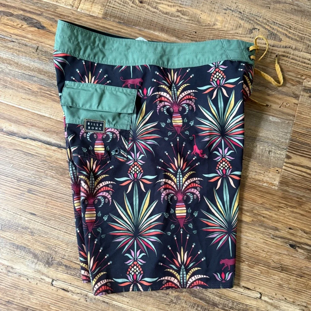 Billabong Sundays Airlite Board Shorts Mens 28 Black Tropical Monkey Pineapple